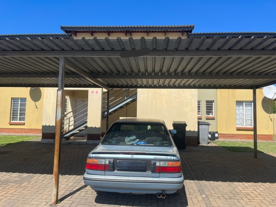 2 Bedroom Property for Sale in Waterval East North West